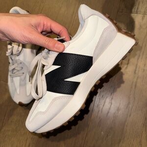 New balance 327 NEW without tags